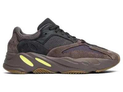 Yeezy 700 Mauve
